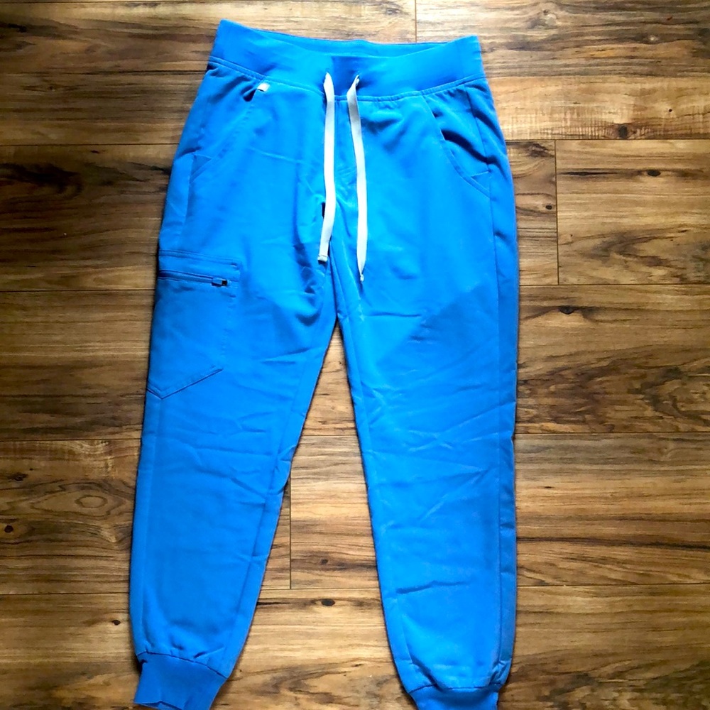 Figs Zamora scrub jogger pant.